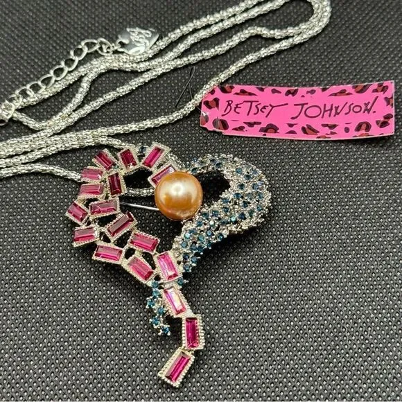 NECKLACE! Betsey Johnson Heart Mixed-Media Pendant/Brooch Combo BNWT - Picture 2 of 5